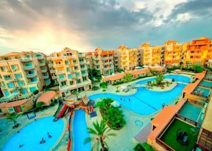 Honey Cozy Poolside Apartment *